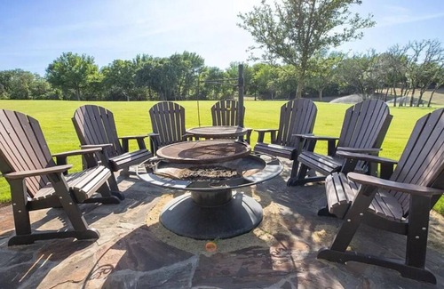 Dennis Cabin | Secluded Cabin in Weatherford, TX