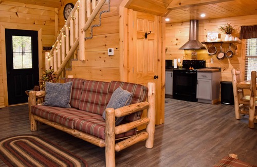 West Union Cabin | Secluded cabin located in Amish country