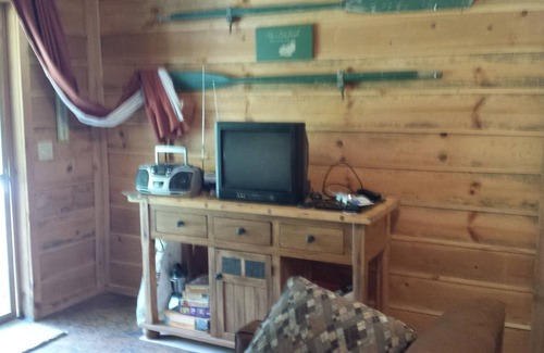 Bath Cabin | Secluded Cabin On 20 Acres & 2 Ponds Close To Wineries & Waterfalls.