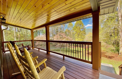 Townsend Cabin | Secluded cabin on 22 acres beautiful views, new theater room, near Cades Cove!