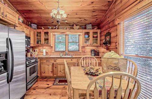 Blue Ridge Cabin | Secluded cabin on stocked lake with hot tub, deck & outdoor kitchen
