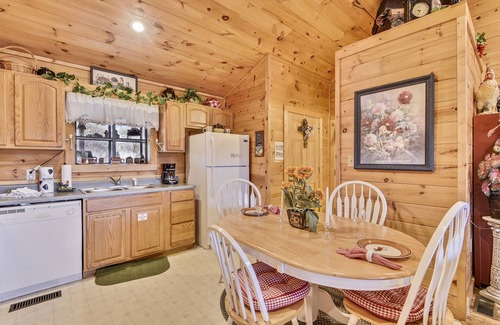 Gatlinburg - Pigeon Forge Cabin | Secluded Cabin w/Hot Tub, WiFi, Close to Town, Pool Table + Free Ticket Package