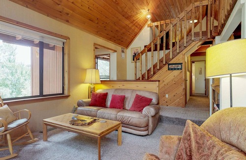 Idyllwild House | Secluded cabin with large deck & wood stove in peaceful forest setting