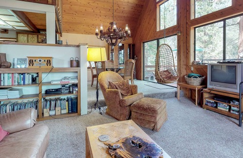 Idyllwild House | Secluded cabin with large deck & wood stove in peaceful forest setting