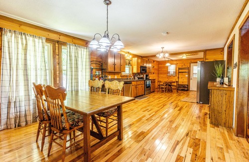 Bryson City Cabin | Secluded cabin with views/creek/wifi near GSMNP