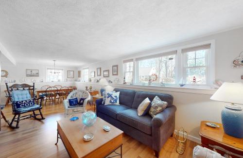 West Yarmouth House | Secluded Cape Ranch