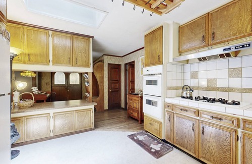 Woodlands House | Secluded Charming house with private hot tub, and patio
