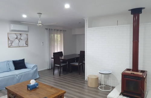 Fig Tree Pocket House | Secluded Comfort Surrounded by Nature – Just Minutes from the City