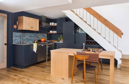 Beverly Grove Condo | Secluded Condo - 2 bed/2bath + Loft + Deck