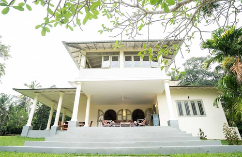 Unawatuna Villa | Secluded Costal Villa - Tropical Bliss in the heart of Miripenna