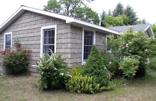 Northport House | Secluded Cottage on Bass Lake in Beautiful Leelanau County