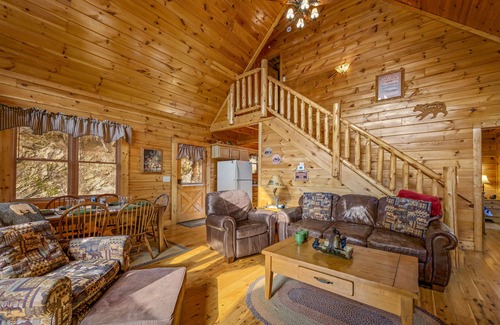 Black Bear Falls Cabin | Secluded Cozy 2BR Gatlinburg Real Log Cabin with Private Hot Tub