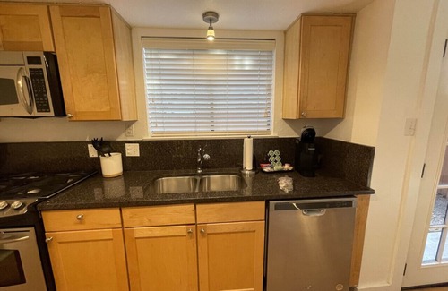 Bouldin House | Secluded & Cozy 2BR Near DT Austin! Short Walk to Zilker & SoCo!