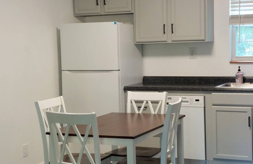 Williamstown House | Secluded cozy hideaway in town for 6. Ark 1 mile