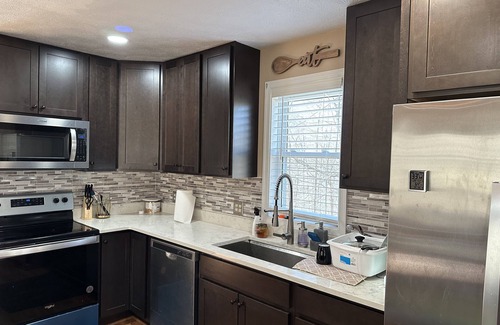 Berkeley Springs Cabin | Secluded cozy cabin with modern amenities/hot tub/pet friendly/wifi