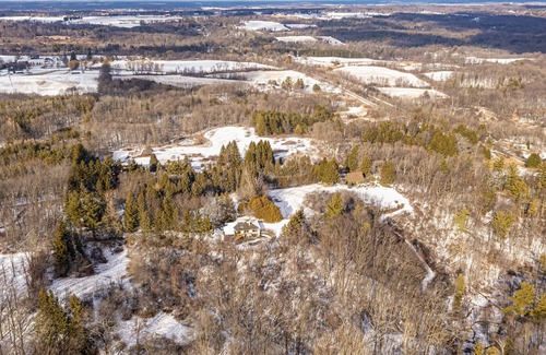 Hamilton Other | Secluded Farmhouse Getaway in Beautiful Conservation Area