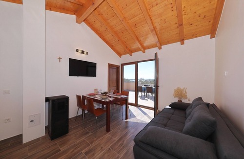 Tkon House | Secluded fisherman's cottage Cove Triluke, Pašman (K-20973)