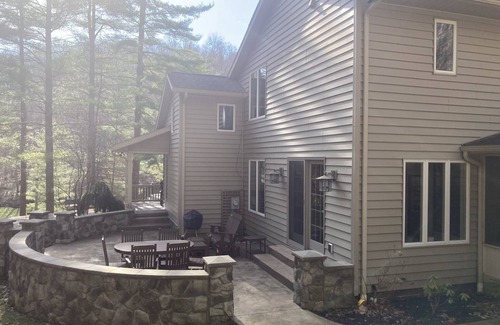 Warsaw House | Secluded Fully Furnished Home with Deck overlooking a Pond