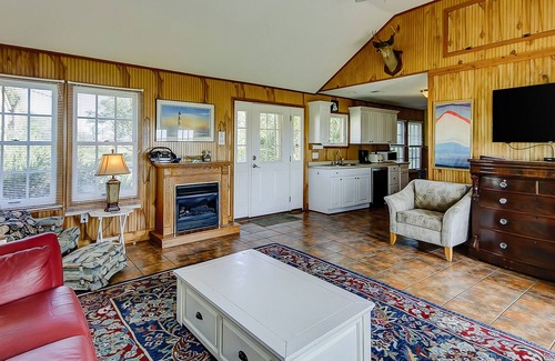 Folly Beach House | Secluded getaway with easy beach access, stunning views, grill, AC & free WiFi