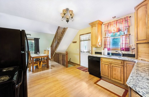 Rockbridge Cabin | Secluded Getaway with Hot Tub, Cliffs on 5-acre Ravine in Hocking Hills