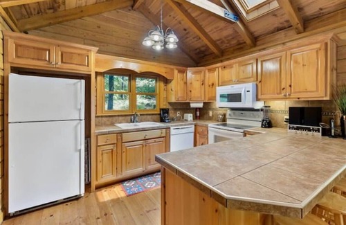 Wildwood Cabin | Secluded Getaway with Private Hot Tub!