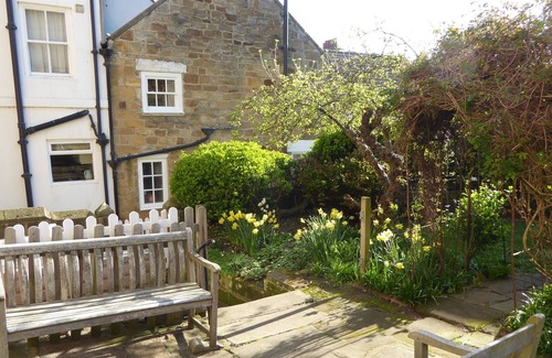 Sandsend House | Secluded Grade II listed Georgian house with sea views and private garden