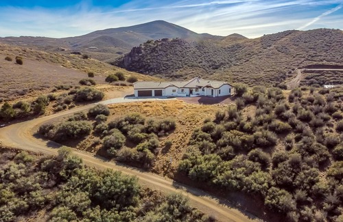 Dewey House | Secluded hilltop home with 360 views near Prescott, AZ