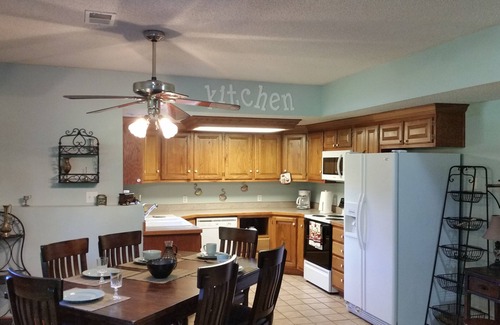 Harrisonville Bed & Breakfast | SECLUDED, INVITING 2 BEDROOM no stairs, no cleaning fee