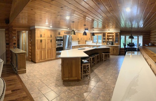 Cadillac Cabin | Secluded Lodge with hot tub