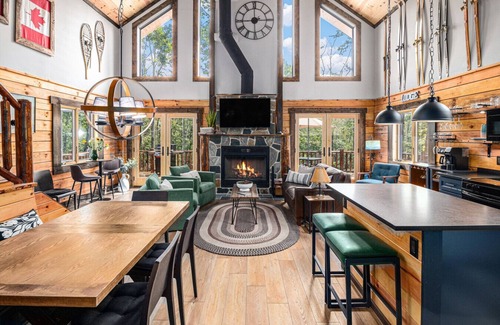 Harbor Springs Cabin | Secluded Log Cabin w/Sauna, Near Skiing & Golf