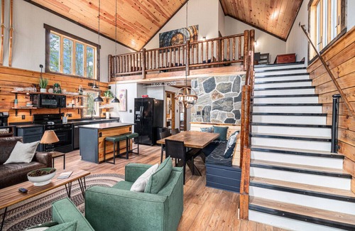 Harbor Springs Cabin | Secluded Log Cabin w/Sauna, Near Skiing & Golf