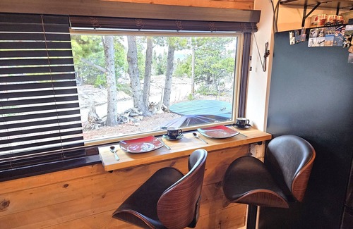 Black Hawk Cabin | Secluded log cabin/hot tub. Ski, views, hike, silence.
