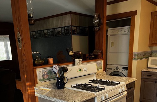 Franklin Cabin | Secluded Log Cabin Retreat