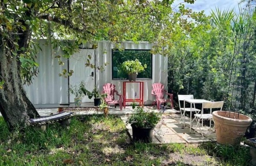 Flagami Apartment | Secluded Lush Miami Studio