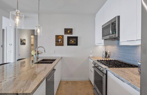 Mystic Hills Apartment | Secluded Luxurious 1bd 2 bth hillside property. Office, Spa and Panoramic view.
