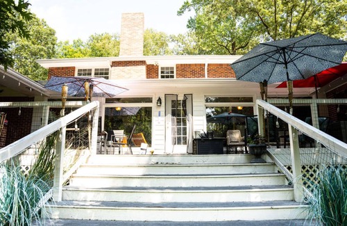 Conyers House | “Secluded Luxury Getaway, Indoor Pool Open 24/7, Surrounded by Nature”
