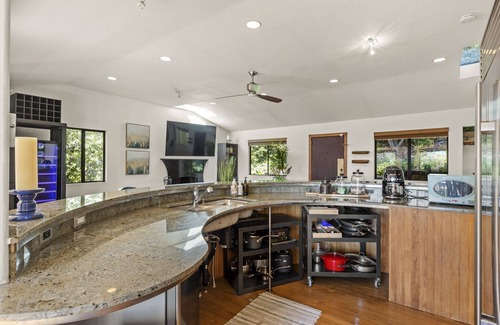 Merriewood House | Secluded Luxury home in Montclair Hills