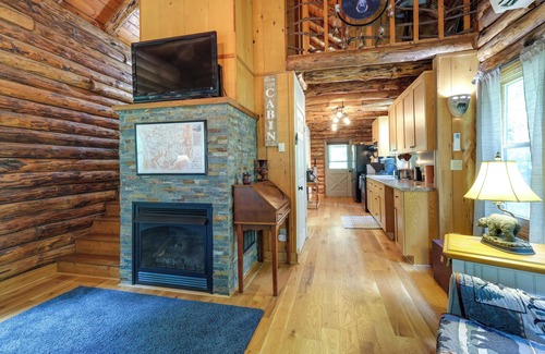 Meadows Of Dan Cabin | Secluded Meadows of Dan Cabin w/Fire Pit!