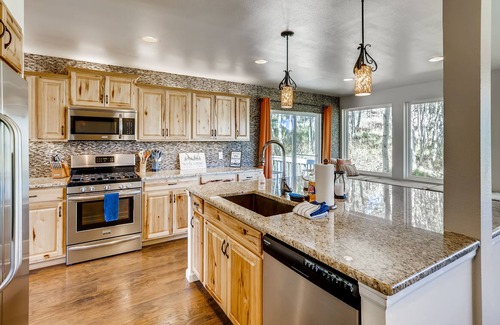 Fairplay House | Secluded Modern Mountain Home~3 bedrooms~Hot Tub