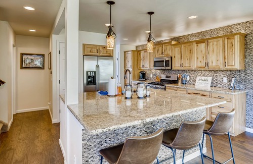 Fairplay House | Secluded Modern Mountain Home~3 bedrooms~Hot Tub