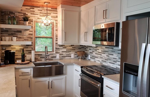 Mid America House | Secluded Modern Mountain Getaway