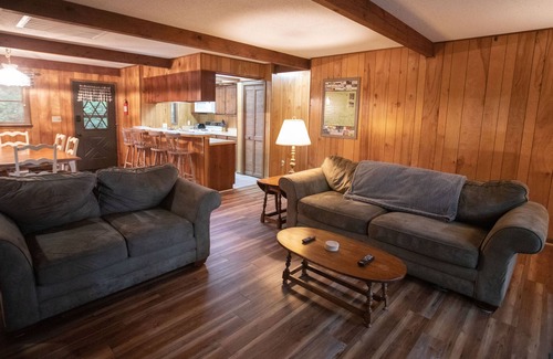 Wolf Laurel House | Secluded Mountain Retreat in Forest 40 mins north of Asheville - AT Nearby!
