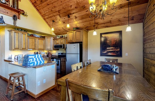 Cripple Creek House | Secluded Mountain Escape W/Private Hot Tub, Full Kitchen, free WiFi, & More
