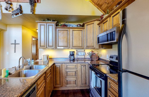 Cripple Creek House | Secluded Mountain Escape W/Private Hot Tub, Full Kitchen, free WiFi, & More
