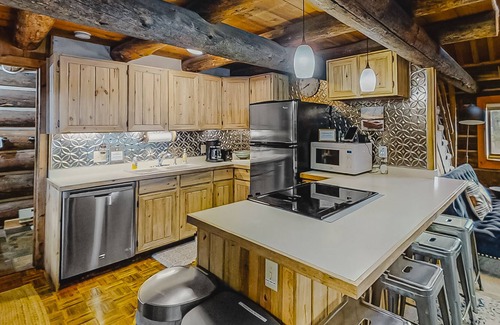 Grand Lake House | Secluded Mountain View Cabin on 1 Acre w/Free WiFi, W/D - Near National Park