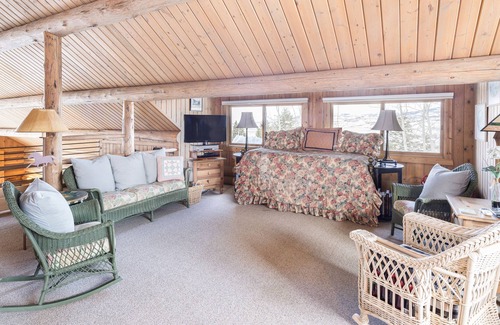 Jackson Hole House | Secluded mountain-view home with large deck, hot tub & fireplace - dog-friendly