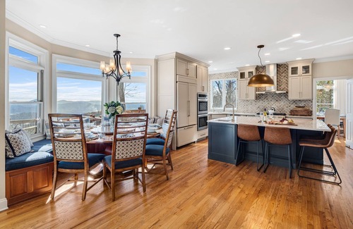 Skyland House | Secluded Mountaintop Luxury Estate-Spectacular Views-Fire Pit-Jacuzzi-Ping Pong