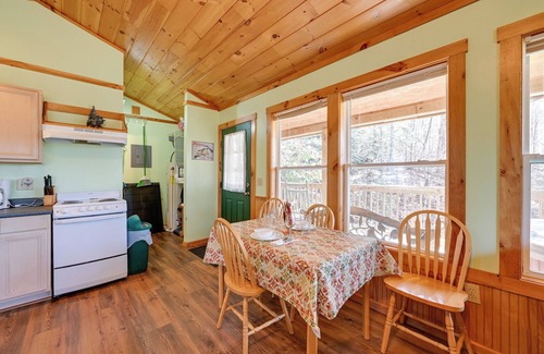 Bryson City Cabin | Secluded Nantahala 'Gone Hunting' Cabin w/Hot Tub