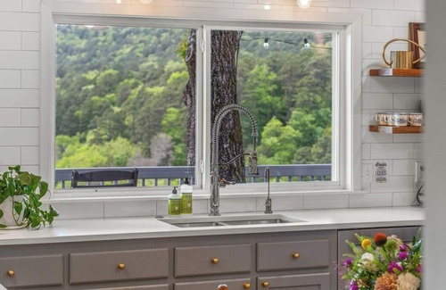 Fairfield Bay House | Secluded Peninsula w/Lake Access and Waterfalls