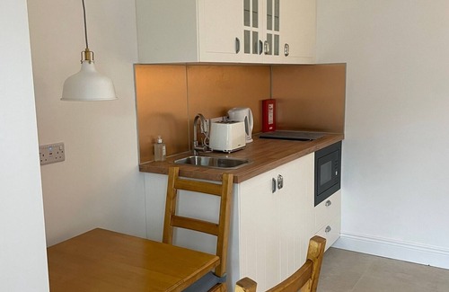 Crossabeg Apartment | Secluded Pet Friendly Studio Apartment